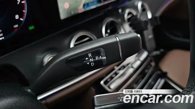 Mercedes-Benz E-Class 2022 — Фото 9/20
