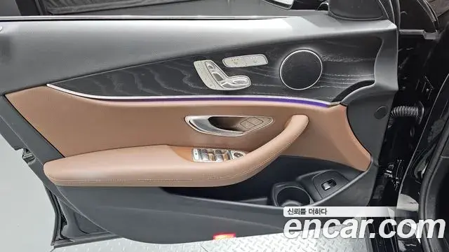 Mercedes-Benz E-Class 2022 — Фото 11/20