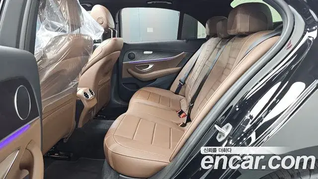 Mercedes-Benz E-Class 2022 — Фото 12/20