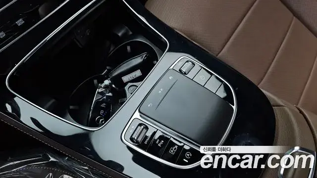 Mercedes-Benz E-Class 2022 — Фото 18/20