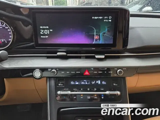 Kia Carnival 2023 — Фото 13/15