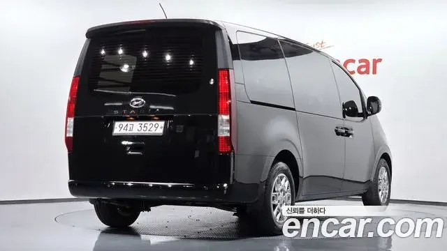 Hyundai Staria 2021 — Фото 2/20
