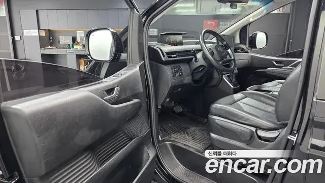 Hyundai Staria 2021 — Фото 10/20