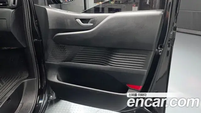 Hyundai Staria 2021 — Photo 14/30