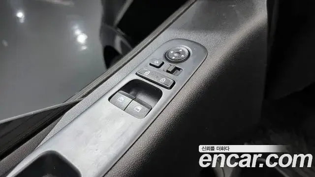 Hyundai Staria 2021 — Photo 28/30