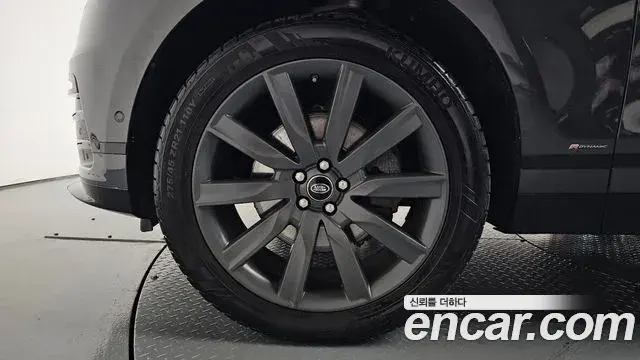 Land Rover Range Rover Velar 2018 — ფოტო 38/41
