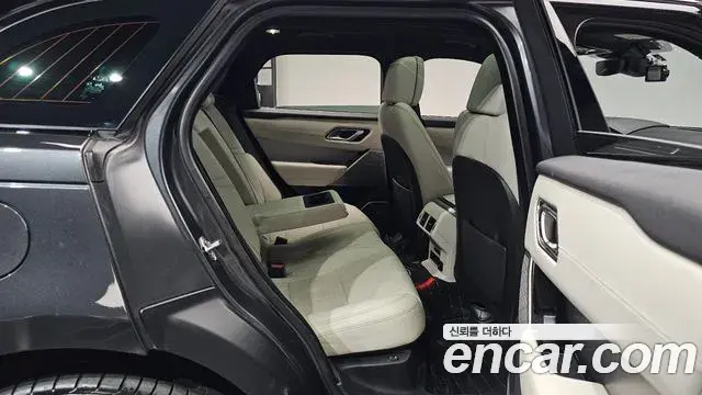 Land Rover Range Rover Velar 2018 — ფოტო 12/41