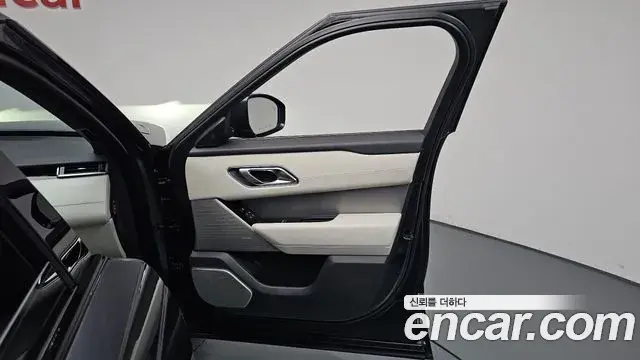 Land Rover Range Rover Velar 2018 — ფოტო 21/41