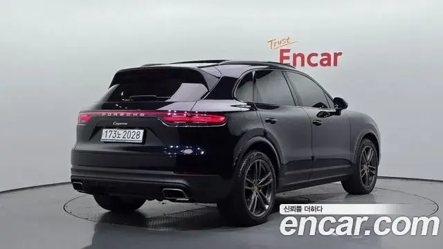 Porsche Cayenne 2020 — Фото 2/20