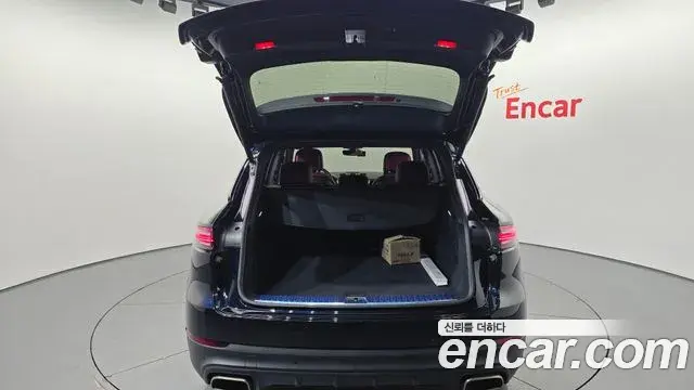 Porsche Cayenne 2020 — Фото 18/20