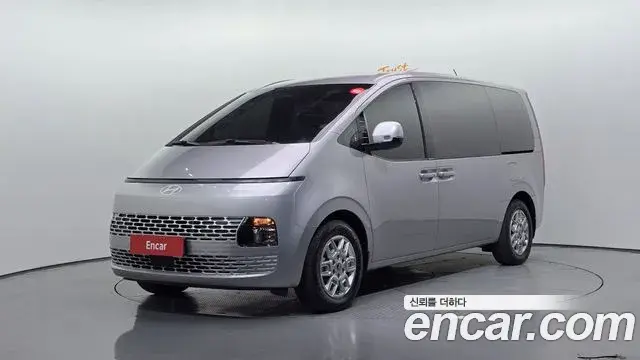 Hyundai Staria 2025 — Фото 1/20