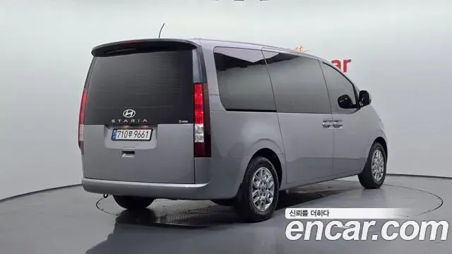 Hyundai Staria 2025 — Фото 2/20