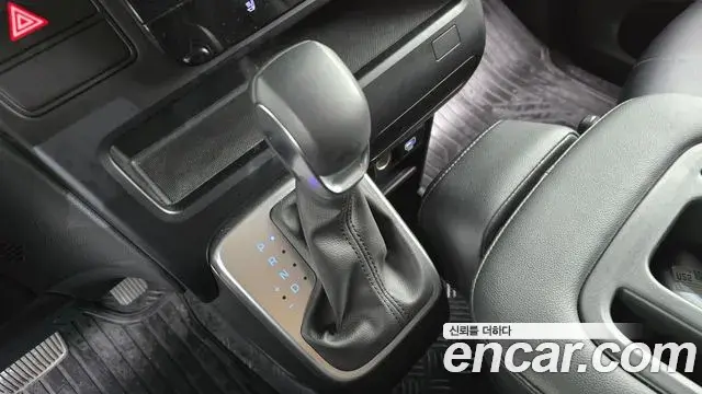 Hyundai Staria 2025 — Фото 9/20