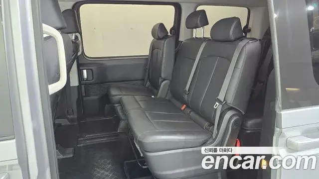 Hyundai Staria 2025 — Фото 11/20