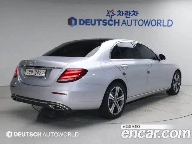 Mercedes-Benz E-Class 2019 — Фото 1/20
