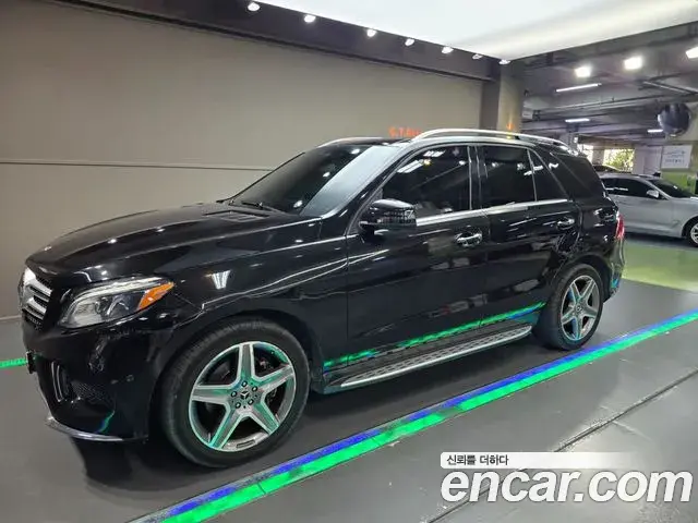 Mercedes-Benz GLE-Class 2018 — ფოტო 1/20