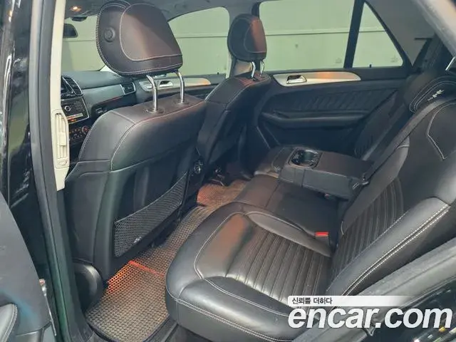 Mercedes-Benz GLE-Class 2018 — ფოტო 17/20
