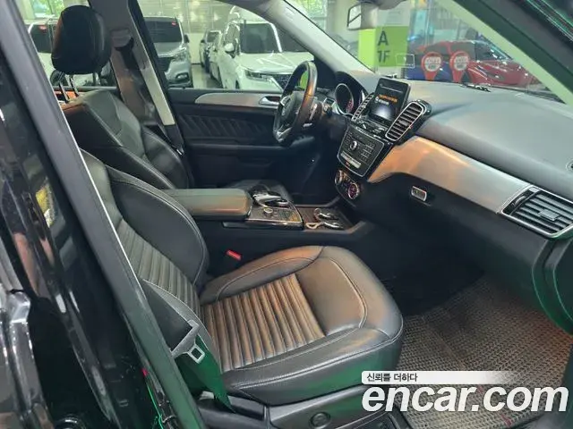 Mercedes-Benz GLE-Class 2018 — ფოტო 2/20