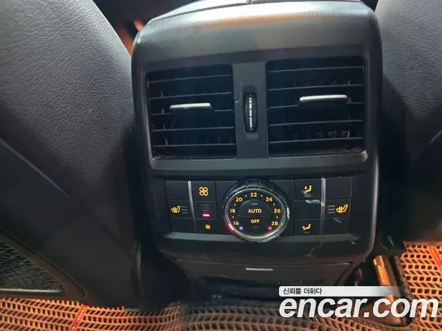 Mercedes-Benz GLE-Class 2018 — ფოტო 16/20