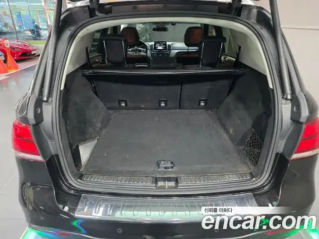 Mercedes-Benz GLE-Class 2018 — ფოტო 7/20