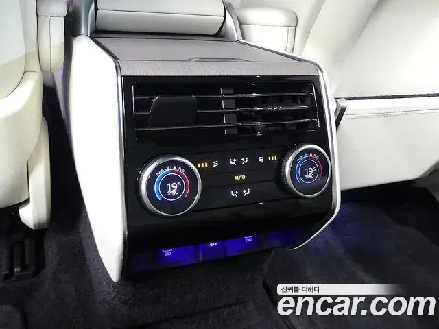 Land Rover Range Rover 2024 — Photo 7/20