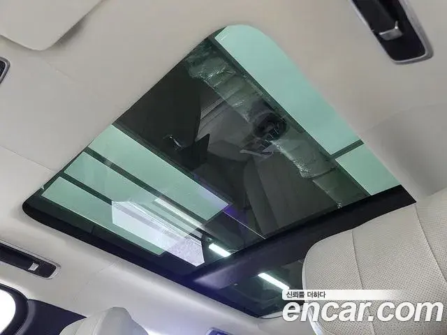 Land Rover Range Rover 2024 — Photo 17/20