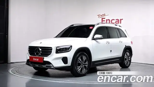 Mercedes-Benz GLB-Class 2024 — Фото 10/20