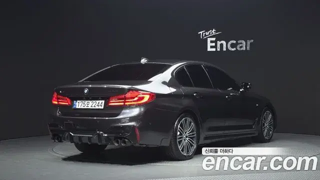 BMW 5 Series 2019 — Фото 2/20