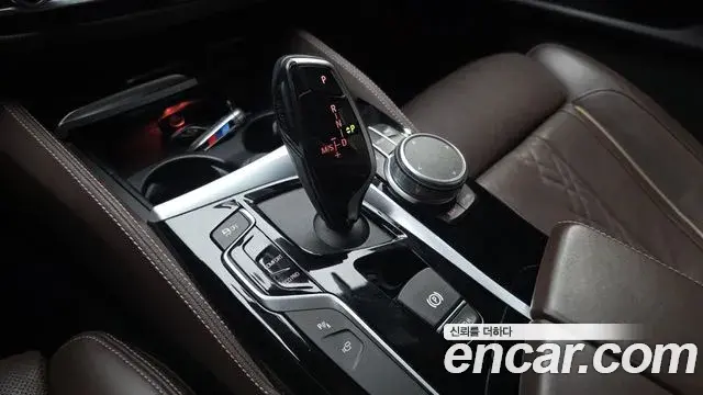 BMW 5 Series 2019 — Фото 9/20