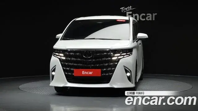 Toyota Alphard 2025 — Photo 9/38