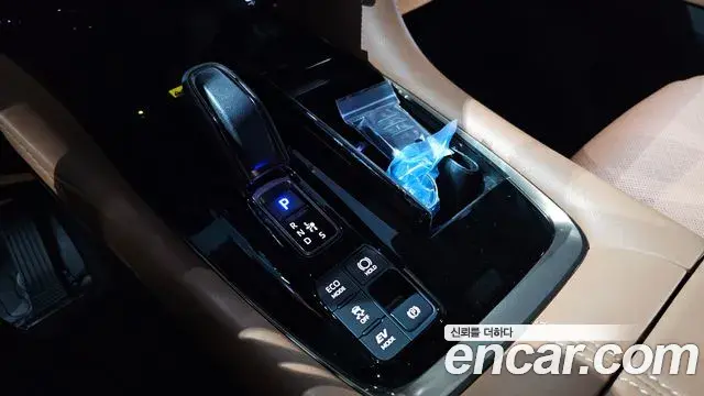Toyota Alphard 2025 — Photo 10/38