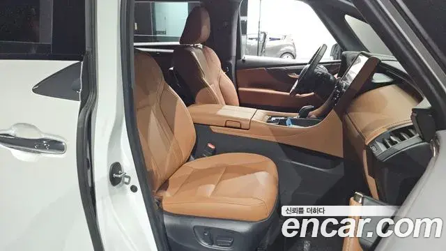 Toyota Alphard 2025 — Photo 37/38