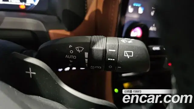 Toyota Alphard 2025 — Photo 13/38
