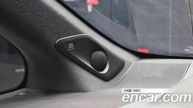 Toyota Alphard 2025 — Photo 1/38