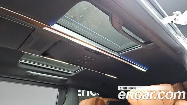Toyota Alphard 2025 — Photo 3/38