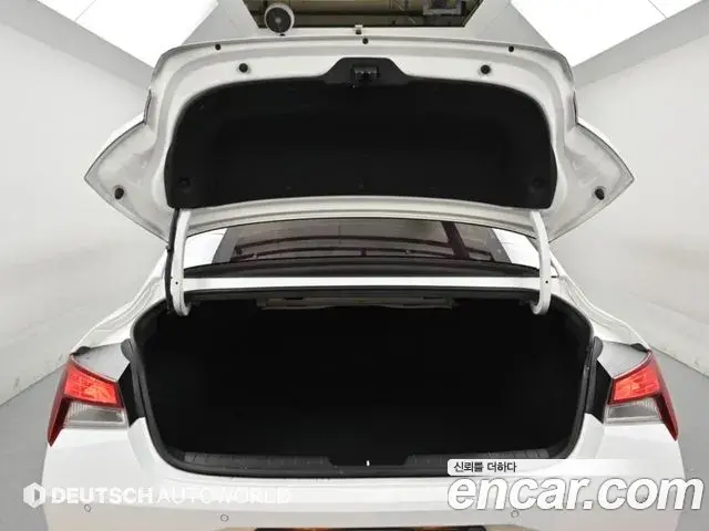 Hyundai Avante 2021 — Фото 19/20