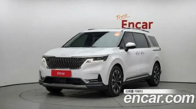 Kia Carnival 2023 — Photo 17/32