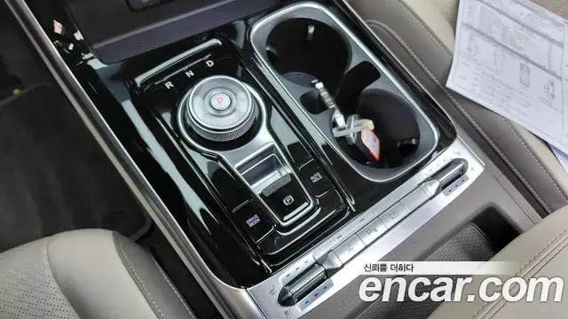 Kia Carnival 2023 — Photo 9/32