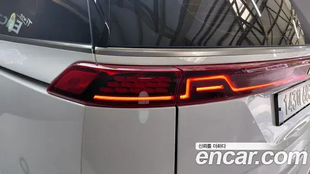 Kia Carnival 2023 — Photo 10/32