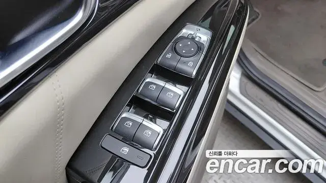 Kia Carnival 2023 — Photo 7/32