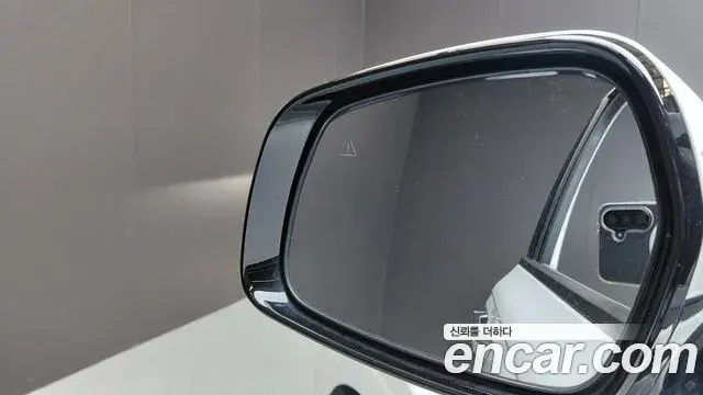 Kia Carnival 2023 — Photo 22/32