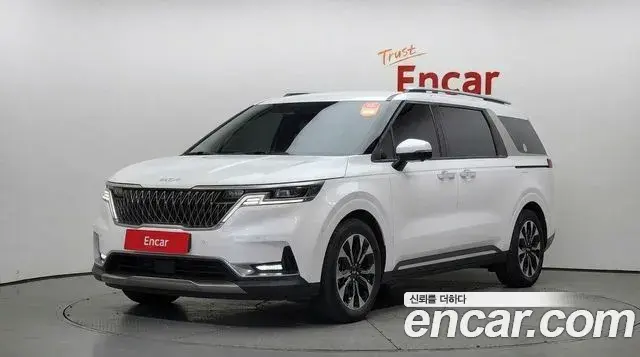 Kia Carnival 2023 — Şəkil 27/32
