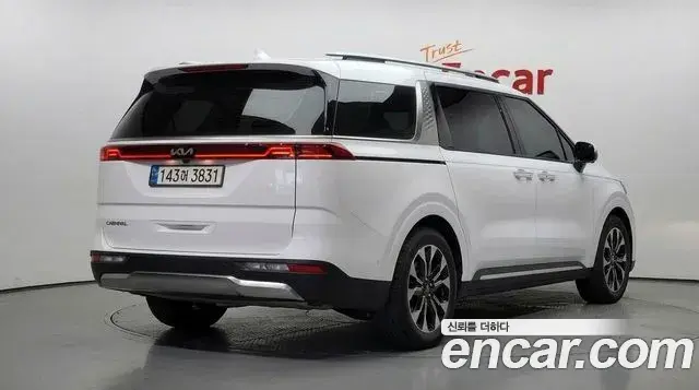 Kia Carnival 2023 — Şəkil 11/32