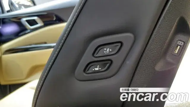 Kia Carnival 2023 — Şəkil 20/32