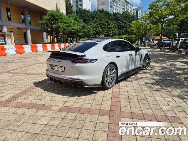 Porsche Panamera 2019 — Фото 4/20