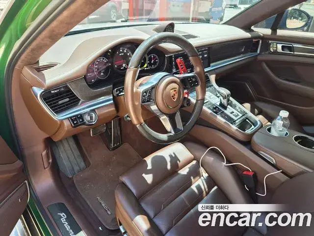 Porsche Panamera 2019 — Фото 13/20