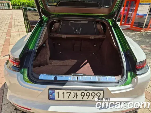 Porsche Panamera 2019 — Фото 16/20