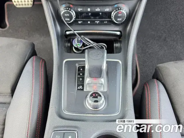 Mercedes-Benz GLA-Class 2019 — Фото 8/20