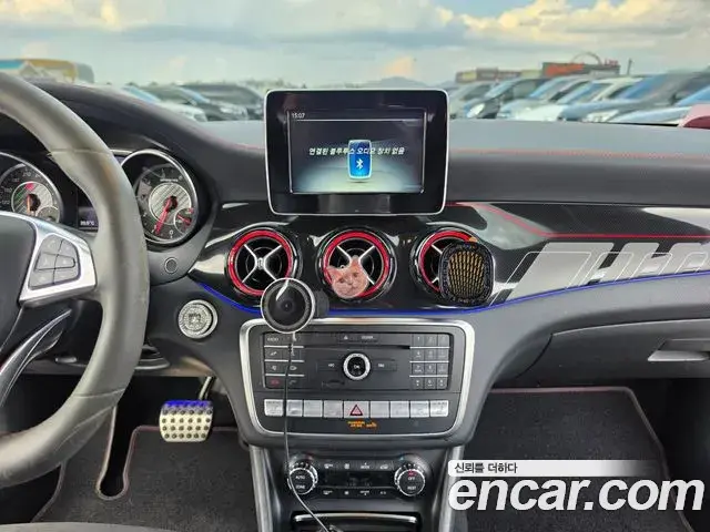 Mercedes-Benz GLA-Class 2019 — Фото 11/20