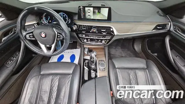 BMW 5 Series 2018 — Фото 7/20